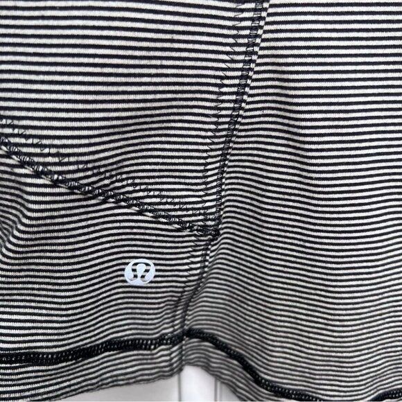 Lululemon Forme Striped Jacket Full Zip Size 6 Activewear Sporty - Picture 8 of 15